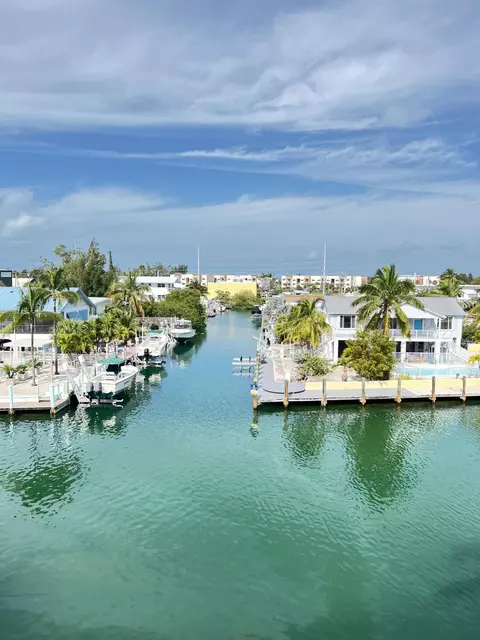 21 Sombrero Blvd #407, Marathon, FL 33050