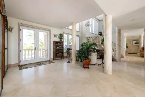 Living - 5 Ocean E, Marathon, FL 33050 photo 2 of 7