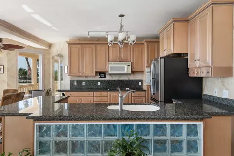 Kitchen - 5 Ocean E, Marathon, FL 33050 photo 2 of 4