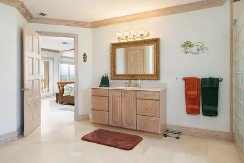 Bath - 5 Ocean E, Marathon, FL 33050 photo 1 of 5