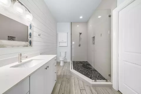 Bath - 774 Bostwick Dr, Key Largo, FL 33037 photo 1 of 3