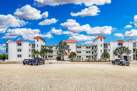 605 Sombrero Beach Rd #204, Marathon, FL 33050
