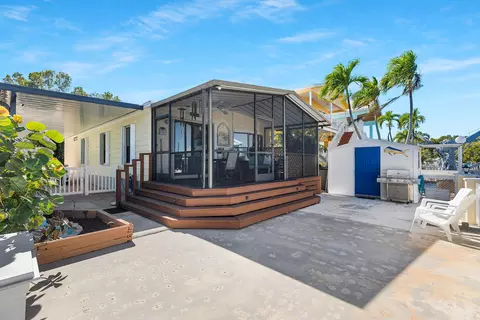 102 George St, Key Largo, FL 33037