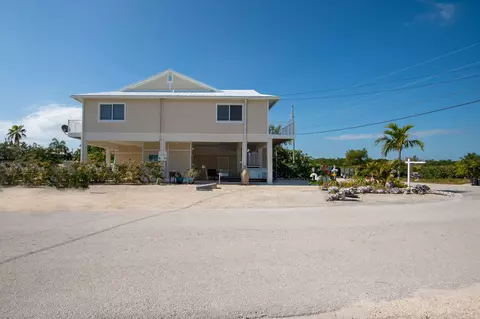 Exterior - 201 B David Ln, Marathon, FL 33050 photo 13 of 14