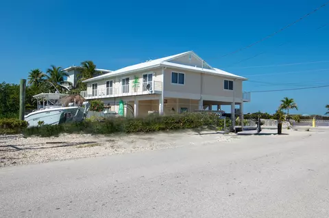 Exterior - 201 B David Ln, Marathon, FL 33050 photo 12 of 14