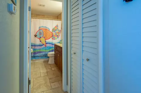 Bath - 201 B David Ln, Marathon, FL 33050 photo 2 of 3