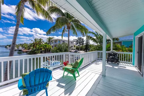 825 Pirates Rd, Little Torch Key, FL 33042