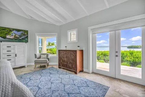 Living - 783 Pattison Dr, Cudjoe Key, FL 33042 photo 3 of 9