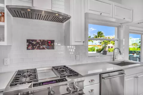 Kitchen - 783 Pattison Dr, Cudjoe Key, FL 33042 photo 5 of 5