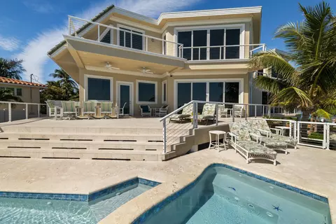 Exterior - 8 Ocean E, Marathon, FL 33050 photo 6 of 26