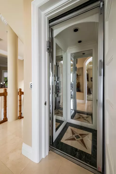 Entry Way - 8 Ocean E, Marathon, FL 33050 photo 1 of 2