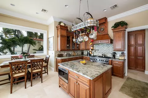 Kitchen - 8 Ocean E, Marathon, FL 33050 photo 3 of 4