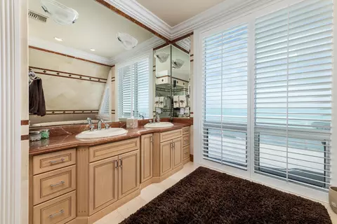 Bath - 8 Ocean E, Marathon, FL 33050 photo 5 of 11