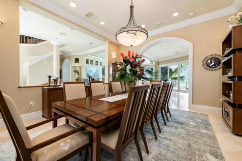 Dining - 8 Ocean E, Marathon, FL 33050 photo 2 of 3