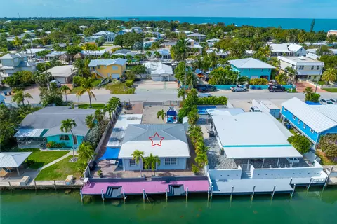 2240 Yellowtail Dr, Marathon, FL 33050