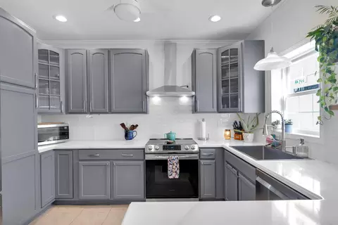 Kitchen - 333 25th St, Marathon, FL 33050 photo 3 of 5