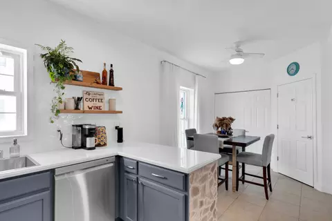 Kitchen - 333 25th St, Marathon, FL 33050 photo 5 of 5