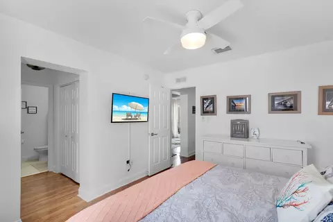 Bedroom - 333 25th St, Marathon, FL 33050 photo 3 of 5