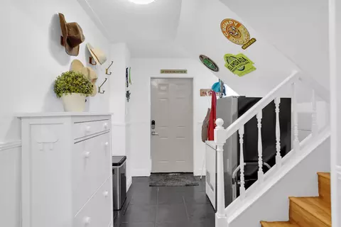 Entry Way - 333 25th St, Marathon, FL 33050 photo 1 of 3