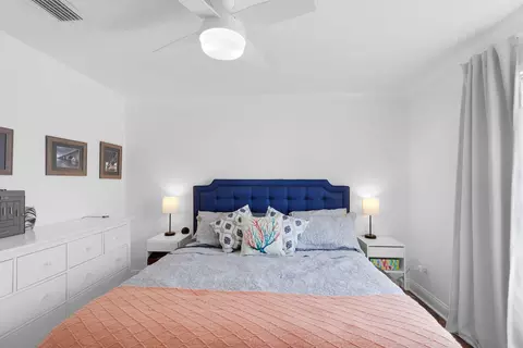Bedroom - 333 25th St, Marathon, FL 33050 photo 2 of 5