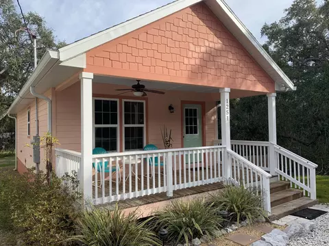 1251 Shellcrest Ave, Cedar Key, FL 32625