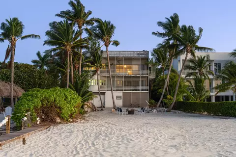 Exterior - 218 Gulfview Dr, Islamorada, FL 33036 photo 7 of 11