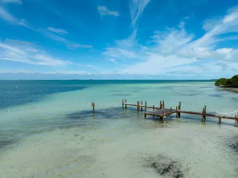 View/Area - 218 Gulfview Dr, Islamorada, FL 33036 photo 16 of 19