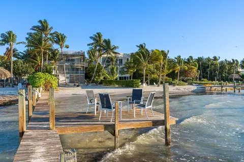 Exterior - 218 Gulfview Dr, Islamorada, FL 33036 photo 1 of 11