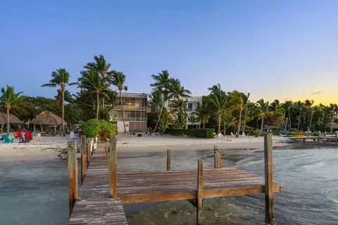 Exterior - 218 Gulfview Dr, Islamorada, FL 33036 photo 4 of 11