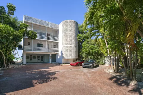 Exterior - 218 Gulfview Dr, Islamorada, FL 33036 photo 8 of 11