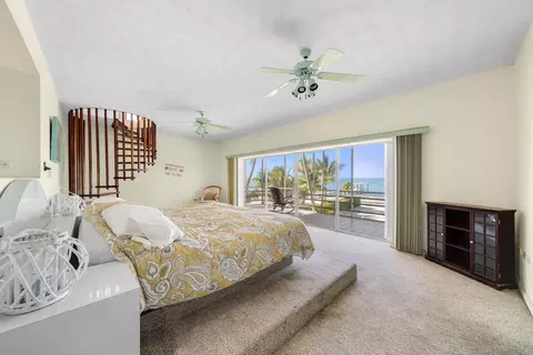 Bedroom - 218 Gulfview Dr, Islamorada, FL 33036 photo 3 of 4