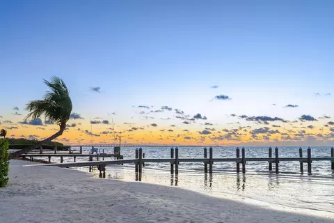 View/Area - 218 Gulfview Dr, Islamorada, FL 33036 photo 2 of 19