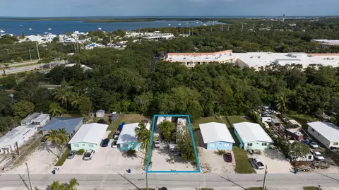39 Hibiscus Ln, Key Largo, FL 33037