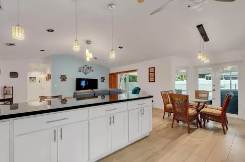 Kitchen - 461 Barracuda Blvd, Key Largo, FL 33037 photo 4 of 4