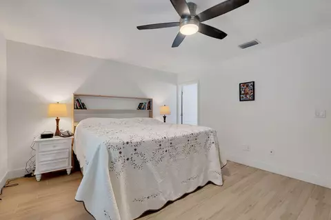 Bedroom - 461 Barracuda Blvd, Key Largo, FL 33037 photo 2 of 6
