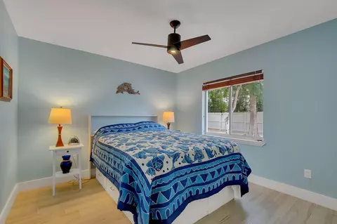 Bedroom - 461 Barracuda Blvd, Key Largo, FL 33037 photo 4 of 6
