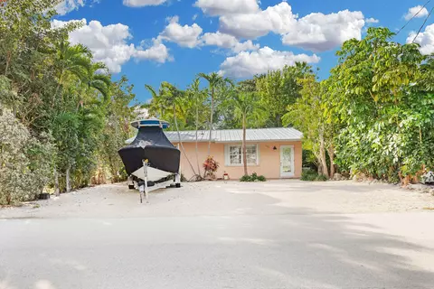156 Pearl Ave, Tavernier, FL 33070