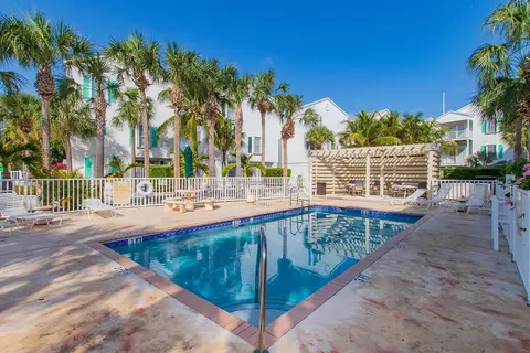 Exterior - 335 25th St #335, Marathon, FL 33050 photo 4 of 11