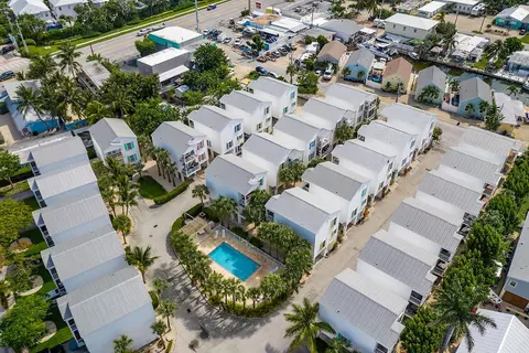 Exterior - 335 25th St #335, Marathon, FL 33050 photo 2 of 11