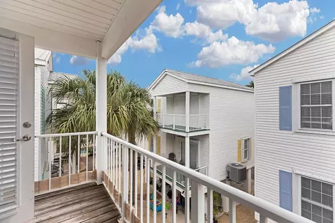 Exterior - 335 25th St #335, Marathon, FL 33050 photo 10 of 11
