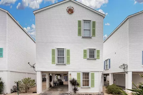Exterior - 335 25th St #335, Marathon, FL 33050 photo 6 of 11