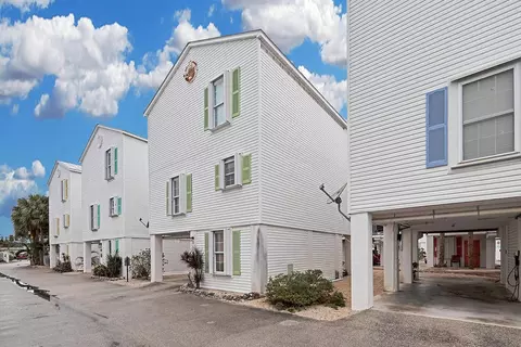 Exterior - 335 25th St #335, Marathon, FL 33050 photo 7 of 11