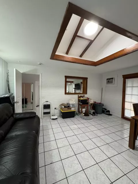 Living - 350 E Sandy Cir, Big Pine Key, FL 33043 photo 1 of 1