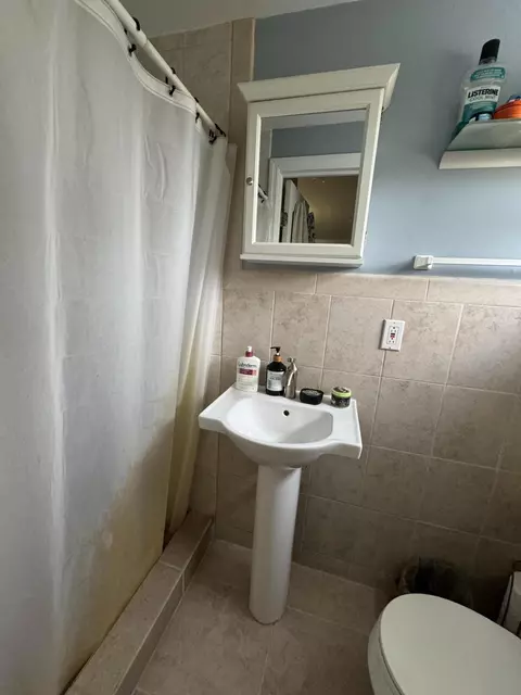 Bath - 350 E Sandy Cir, Big Pine Key, FL 33043 photo 3 of 3