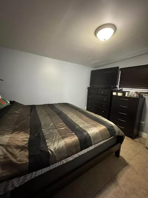 Bedroom - 350 E Sandy Cir, Big Pine Key, FL 33043 photo 5 of 6