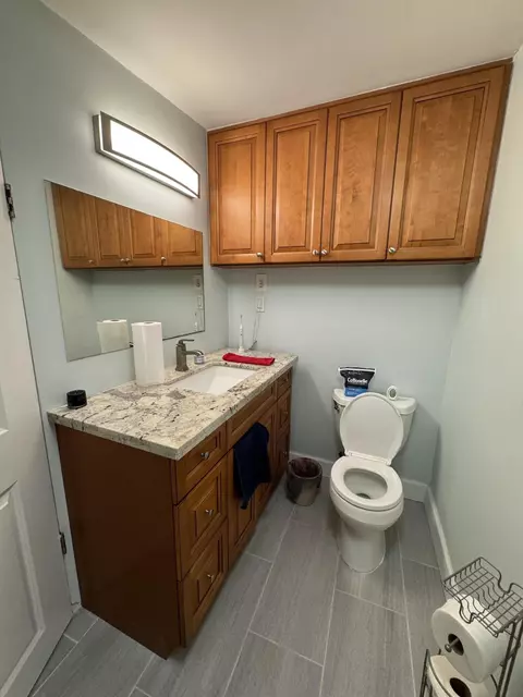 Kitchen - 350 E Sandy Cir, Big Pine Key, FL 33043 photo 2 of 4