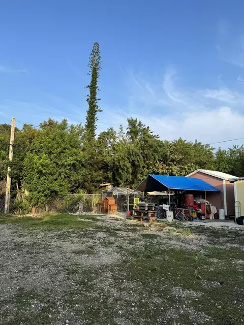 View/Area - 350 E Sandy Cir, Big Pine Key, FL 33043 photo 1 of 1