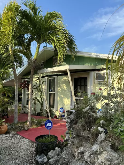 350 E Sandy Cir, Big Pine Key, FL 33043