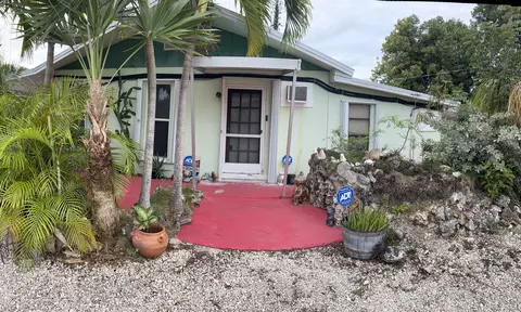 Exterior - 350 E Sandy Cir, Big Pine Key, FL 33043 photo 10 of 10