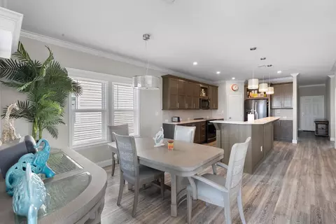 Dining - 119 Avenue D #B, Marathon, FL 33050 photo 1 of 2